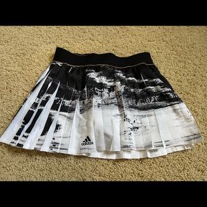 Adidas tennis skirt - small